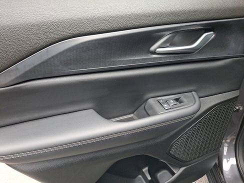 Used 2023 Jeep Grand Cherokee Altitude image 19