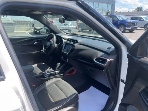 Used 2021 Chevrolet TrailBlazer RS w/ Sun and Liftgate Package FWD image 55