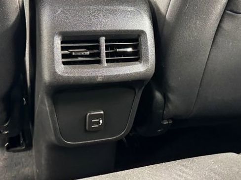 Used 2019 Chevrolet Equinox LT FWD image 36