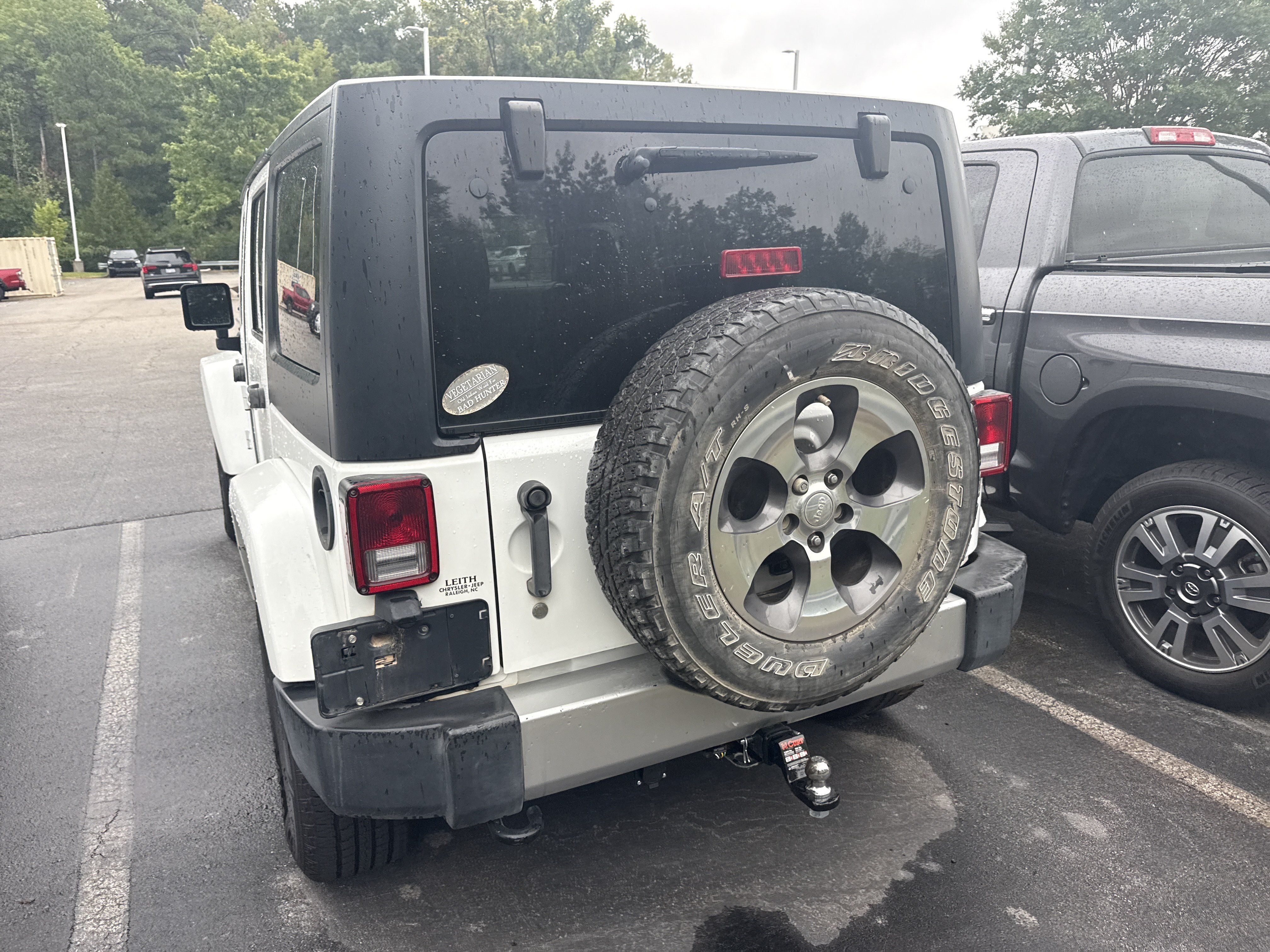Used 2018 Jeep Wrangler Unlimited Sahara w/ Max Tow Package AWD/4WD image 9