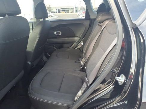 Used 2017 Kia Soul + image 9