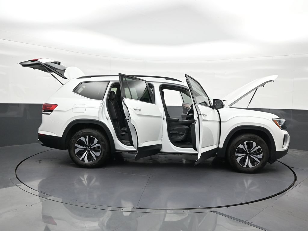 Used 2026 Volkswagen Atlas SE FWD image 32