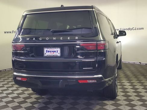 Used 2024 Jeep Wagoneer L Series III w/ Premium Group I AWD/4WD image 3