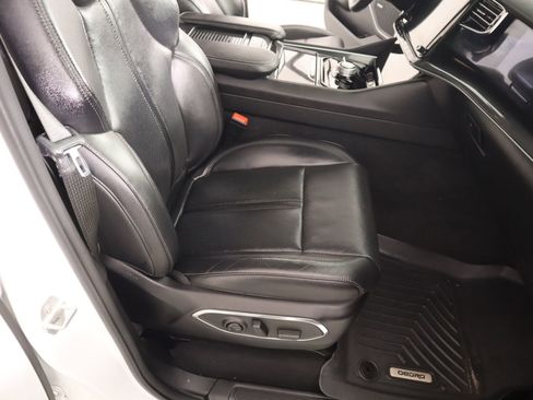 Used 2023 Jeep Wagoneer 4WD w/ Premium Group I image 15