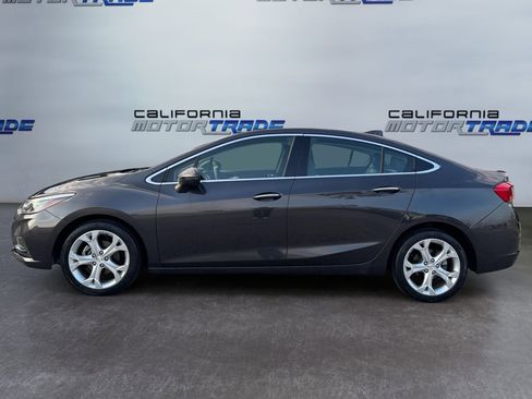 Used 2017 Chevrolet Cruze Premier image 8