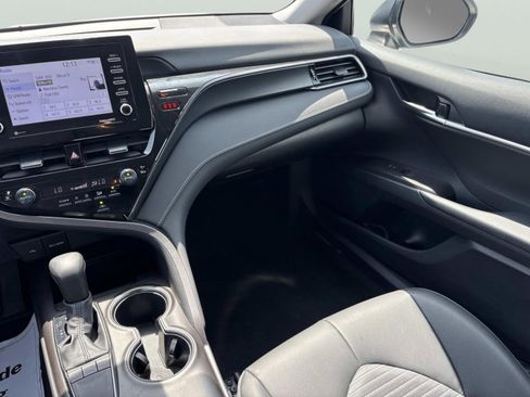 Used 2024 Toyota Camry SE w/ Convenience Package image 10