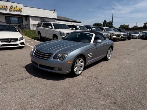 Used 2005 Chrysler Crossfire Limited RWD image 2