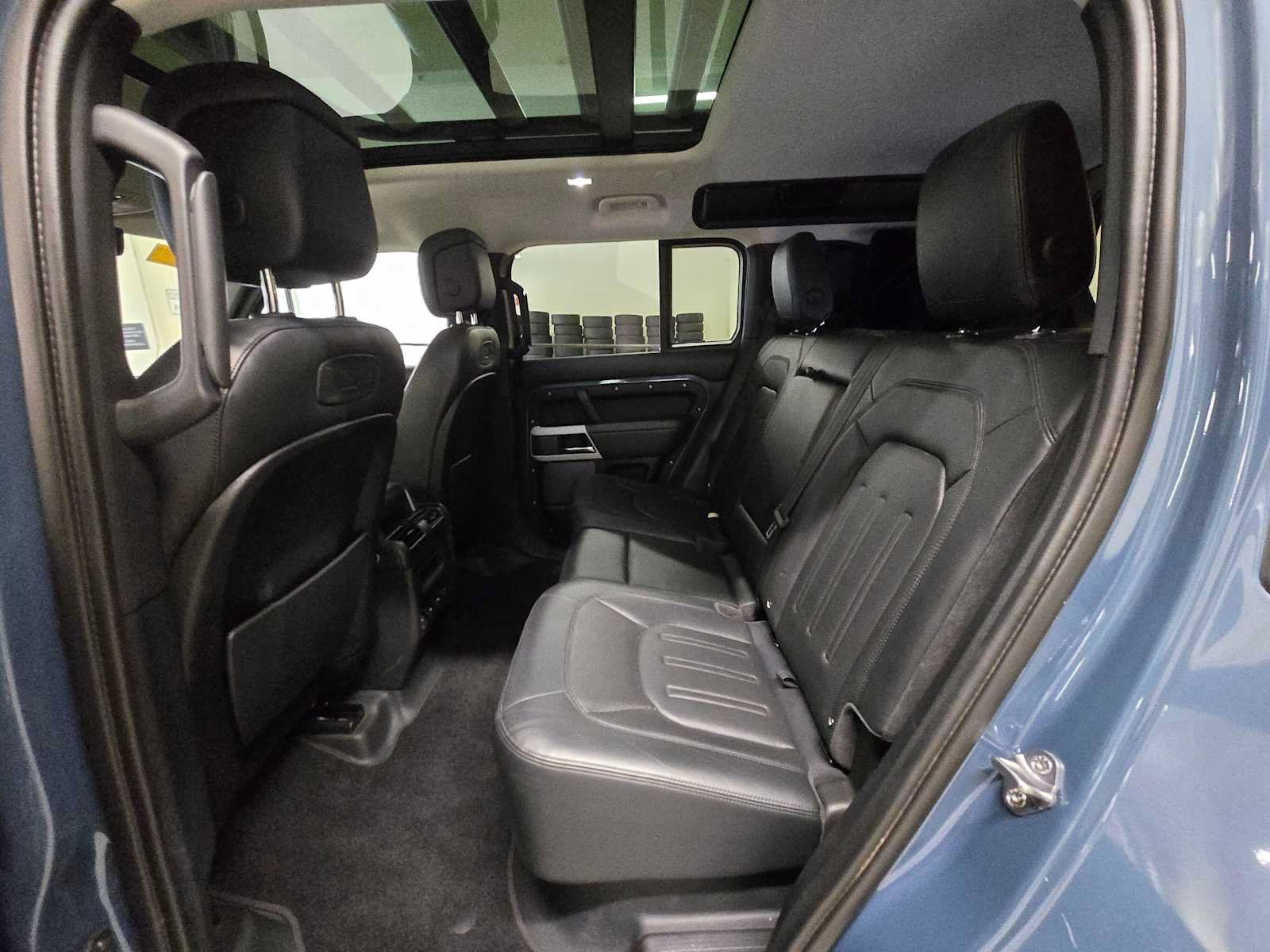Used 2020 Land Rover Defender 110 HSE AWD/4WD image 16
