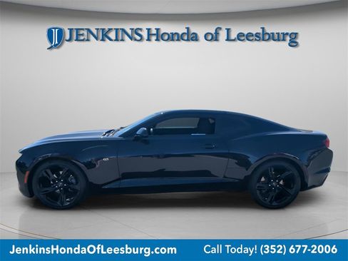Used 2022 Chevrolet Camaro LT w/ Technology Package image 6