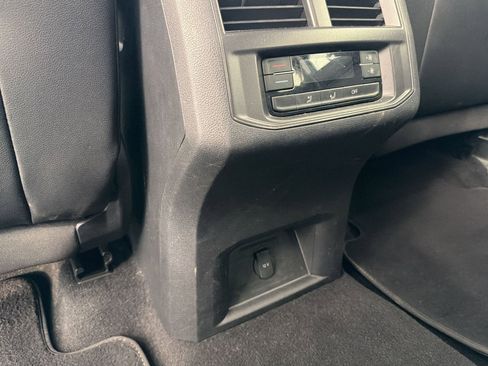 Used 2023 Volkswagen Atlas SE image 31