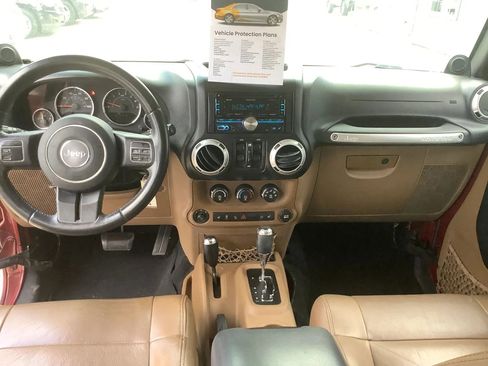 Used 2012 Jeep Wrangler Unlimited Sahara w/ Max Tow Pkg image 19