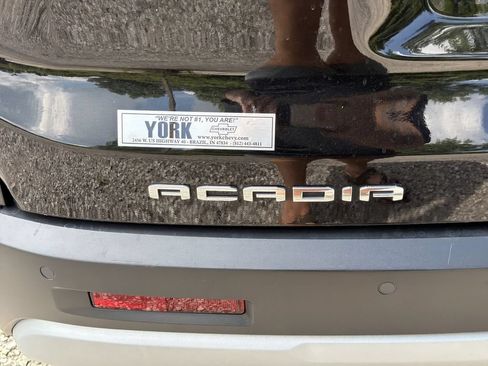 Used 2023 GMC Acadia SLE FWD image 30