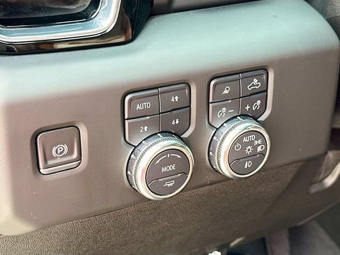 Used 2024 GMC Sierra 2500 Denali Ultimate AWD/4WD image 10