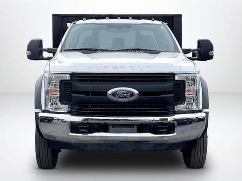 Used 2019 Ford F550 2WD Regular Cab Super Duty image 2