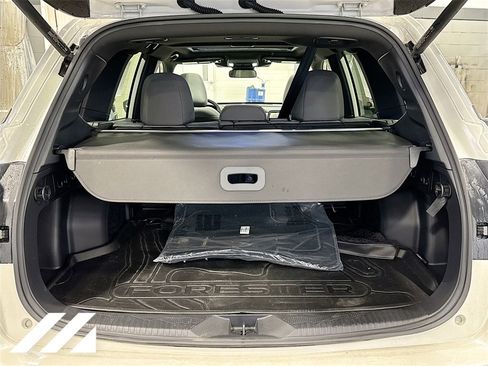 Used 2025 Subaru Forester Premium image 27