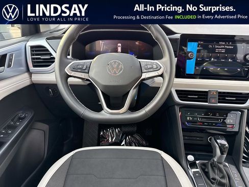 New 2026 Volkswagen Taos SE AWD/4WD image 12