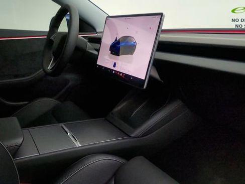 Used 2025 Tesla Model 3 Performance AWD/4WD image 32