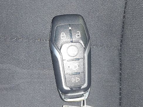 Used 2017 Ford Mustang Coupe image 32