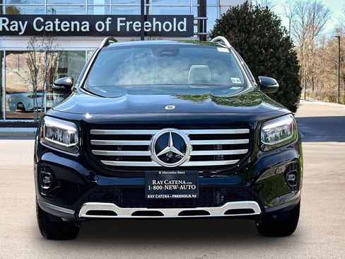 Used 2026 Mercedes-Benz GLB 250 4MATIC image 3