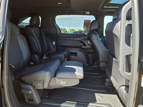 New 2026 Toyota Sienna Limited FWD image 16