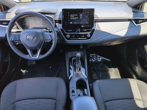 Used 2025 Toyota Corolla SE w/ SE Package FWD image 27