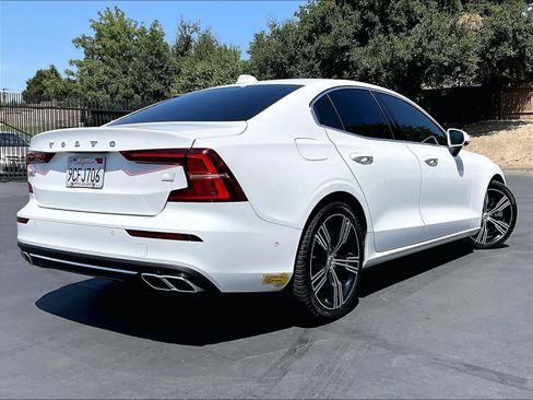 Used 2022 Volvo S60 T8 Inscription w/ Advanced Package AWD/4WD image 2