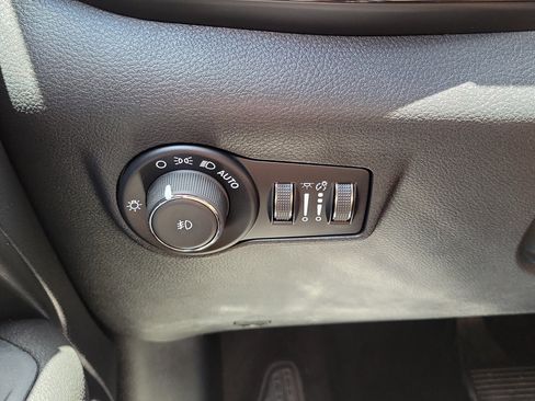 Used 2026 Jeep Compass Latitude AWD/4WD image 28
