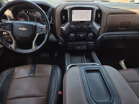 Used 2022 Chevrolet Silverado 1500 High Country w/ Technology Package AWD/4WD image 9