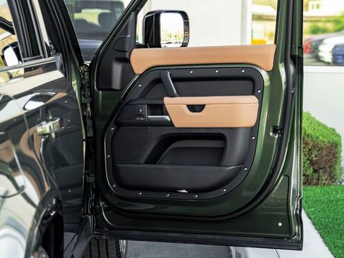 New 2026 Land Rover Defender 110 X AWD/4WD image 27