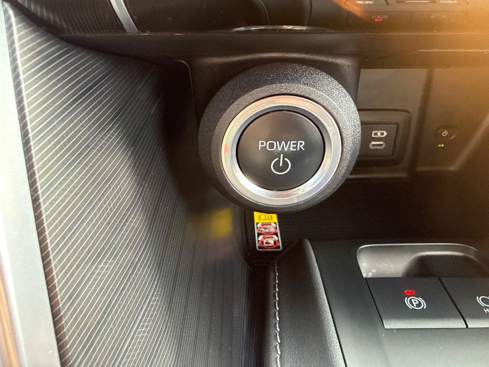 Used 2023 Toyota Venza Nightshade AWD/4WD image 17