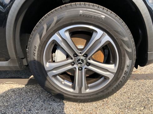 Used 2022 Mercedes-Benz GLC 300 4MATIC w/ Premium Package Lite image 9