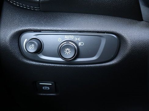 Used 2025 Chevrolet Blazer LT image 20