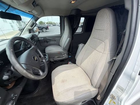 Used 2017 Chevrolet Express 3500 LT w/ LT Preferred Equipment Group RWD image 16