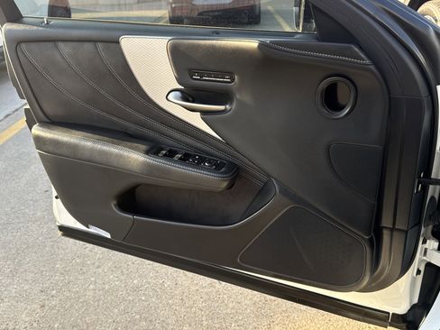 Used 2018 Lexus LS 500 F Sport image 18