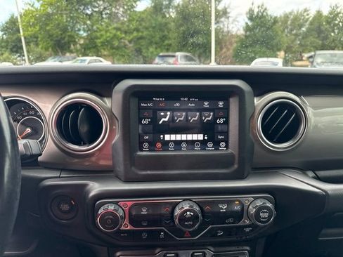 Used 2020 Jeep Wrangler Unlimited Sahara AWD/4WD image 25