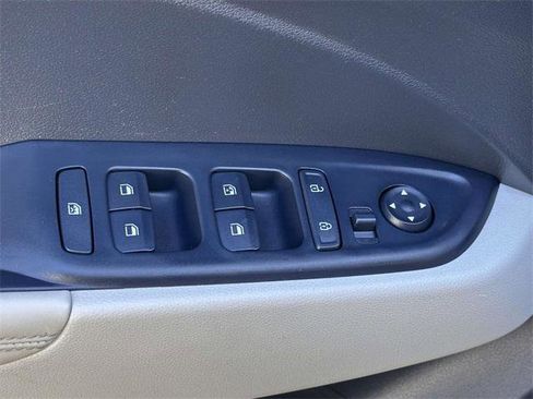 Certified 2025 Hyundai Venue Limited image 14