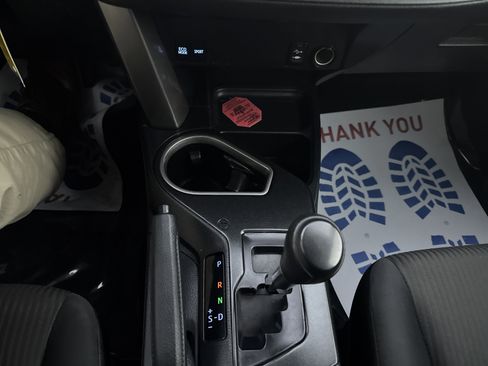 Used 2017 Toyota RAV4 LE image 28