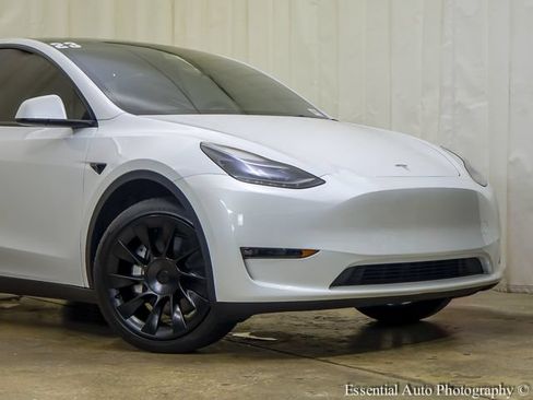 Used 2023 Tesla Model Y Long Range AWD/4WD image 6