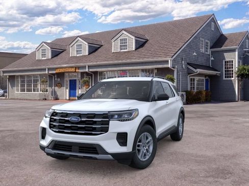 Used 2026 Ford Explorer Active RWD image 2