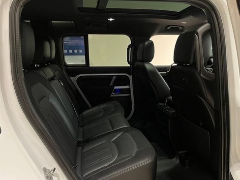 Used 2022 Land Rover Defender 110 X-Dynamic SE AWD/4WD image 27