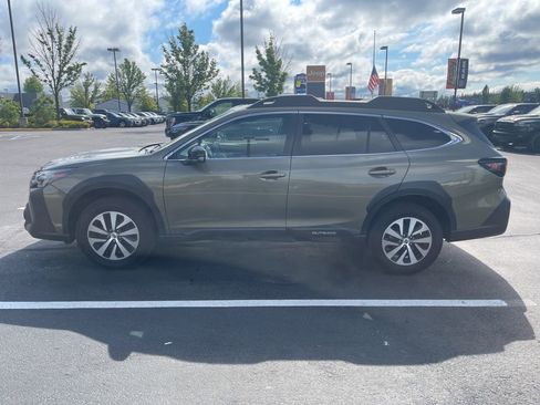 Used 2023 Subaru Outback Premium AWD/4WD image 2