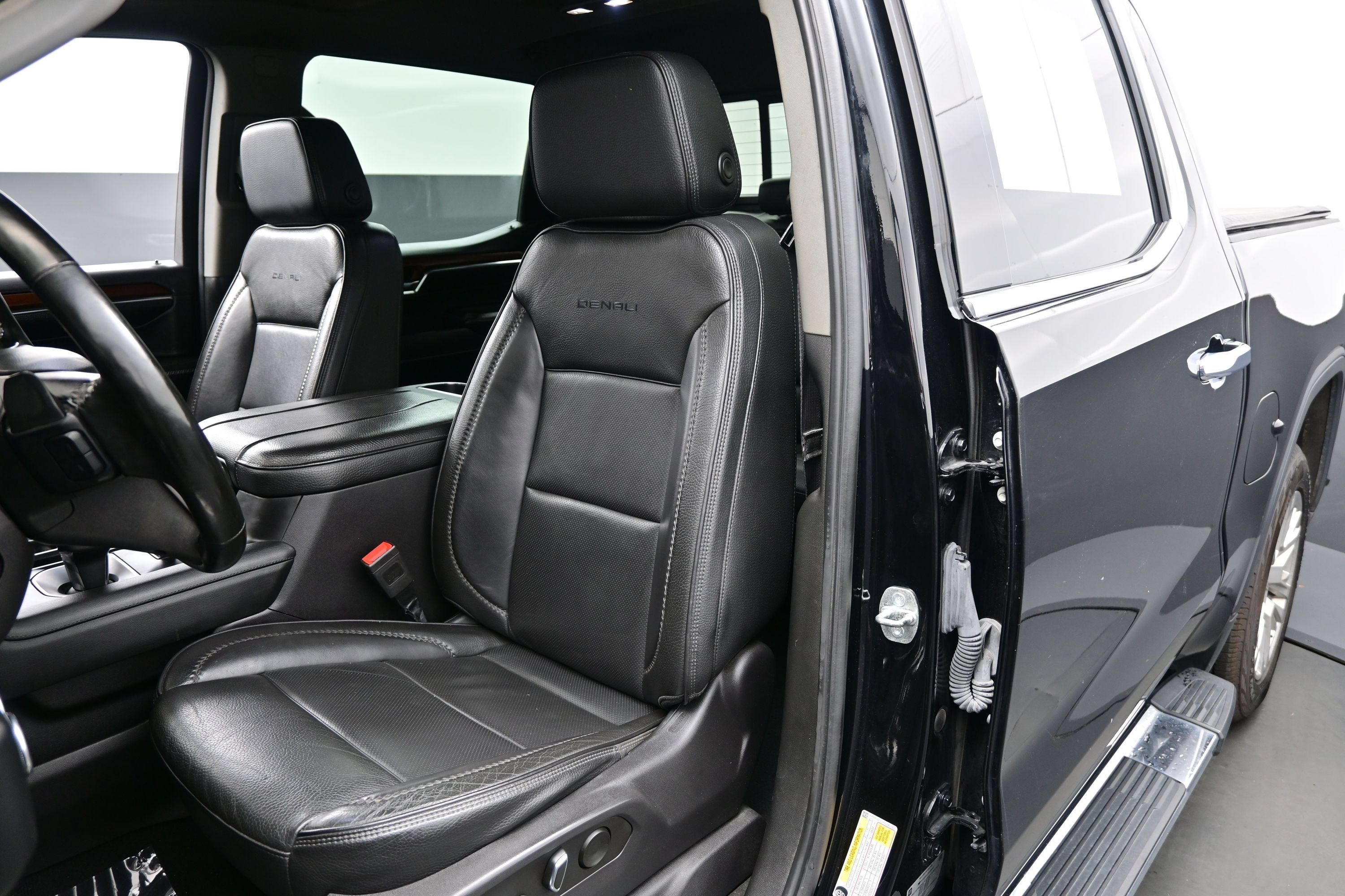 Used 2023 GMC Sierra 1500 Denali AWD/4WD image 13