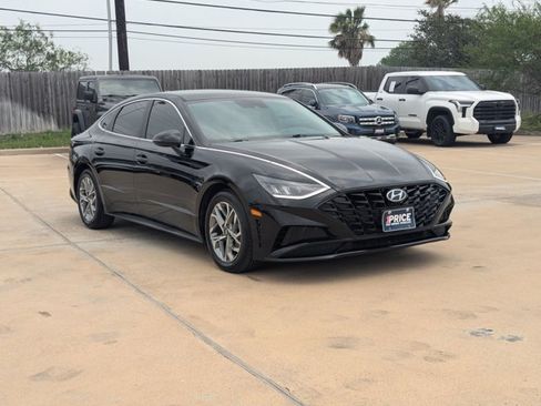 Used 2023 Hyundai Sonata SEL w/ Preferred Accessory Package FWD image 3