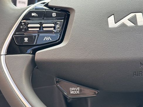 New 2025 Kia Niro EX Touring image 7