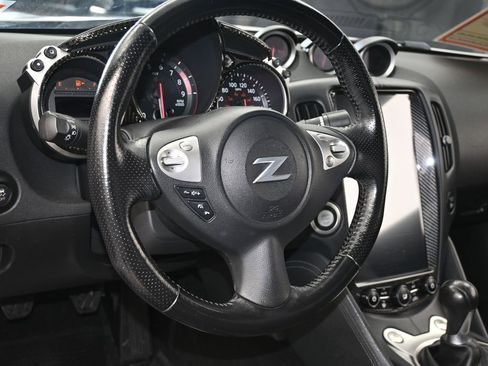 Used 2020 Nissan 370Z w/ Sport Package image 14