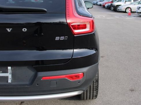 Used 2025 Volvo XC40 B5 Core image 46