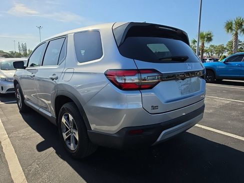 Used 2025 Honda Pilot EX-L image 12