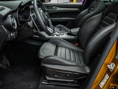 Used 2022 Alfa Romeo Stelvio Veloce image 19