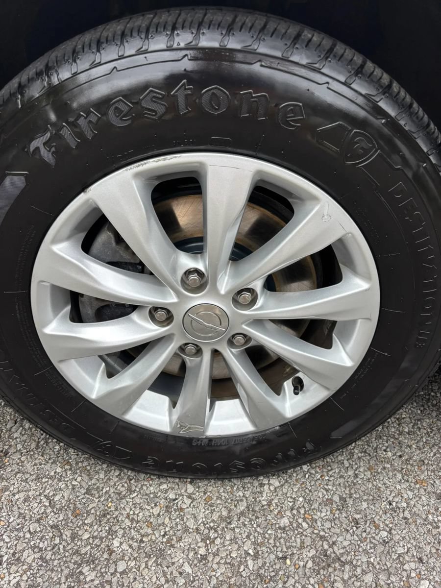 Used 2018 Chrysler Pacifica Touring-L FWD image 25
