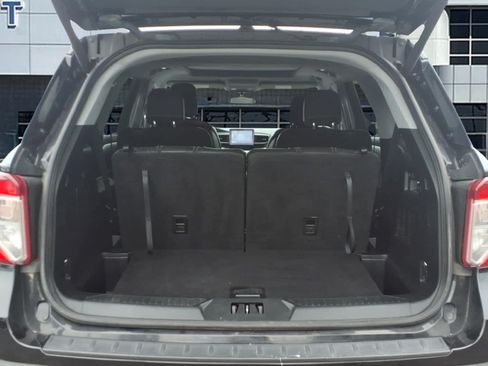 Used 2020 Ford Explorer XLT w/ Equipment Group 202A AWD/4WD image 6